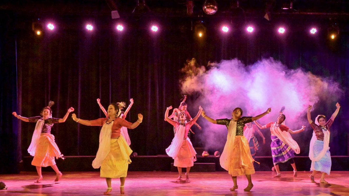 Artists perform Gond tribe saga 'Raja Lohgundi' in Prayagraj