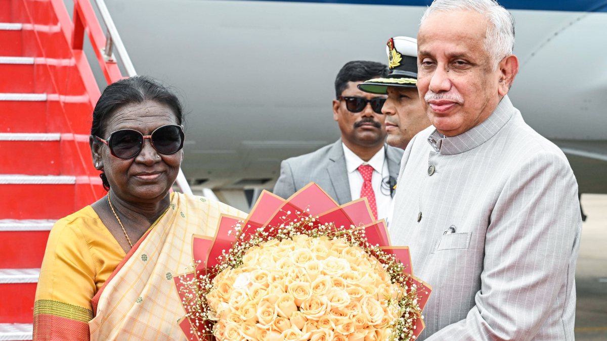 President Droupadi Murmu welcomed by Andhra Pradesh Governor in Visakhapatnam