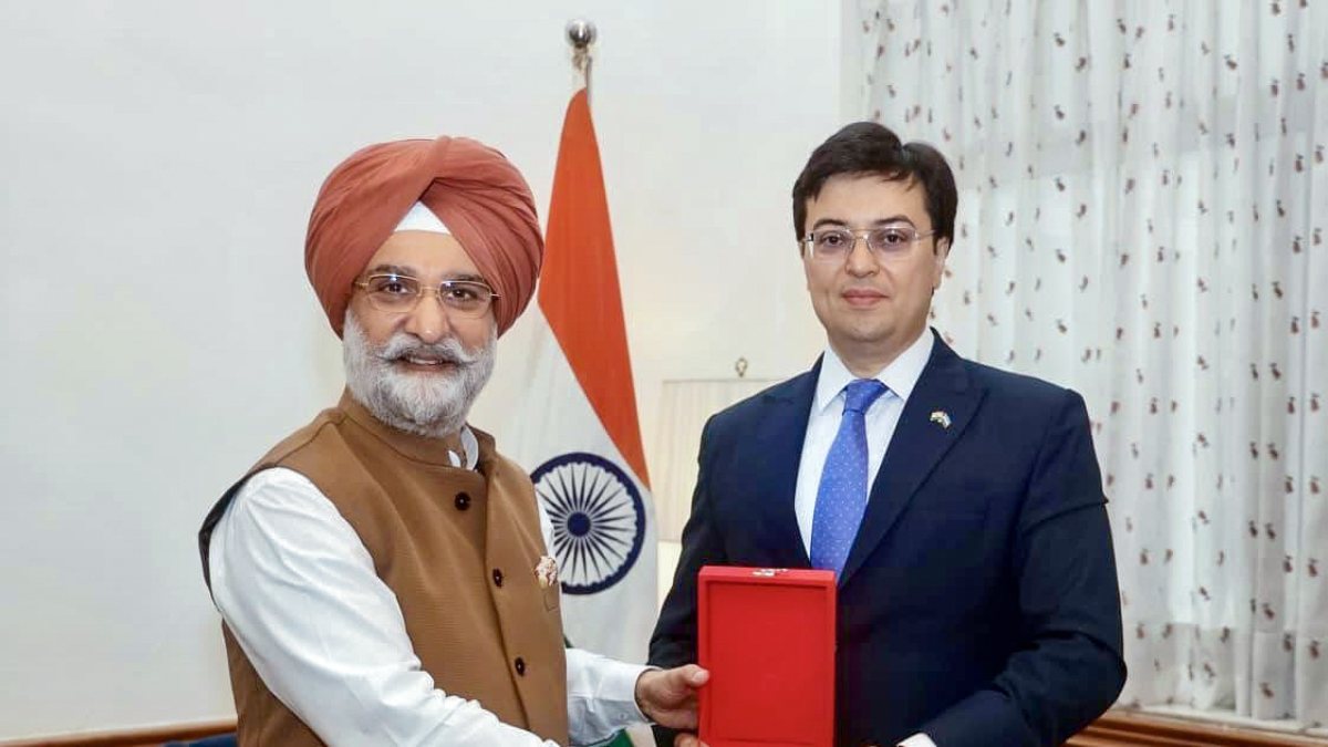 Uzbek envoy calls on Delhi LG at Lok Niwas