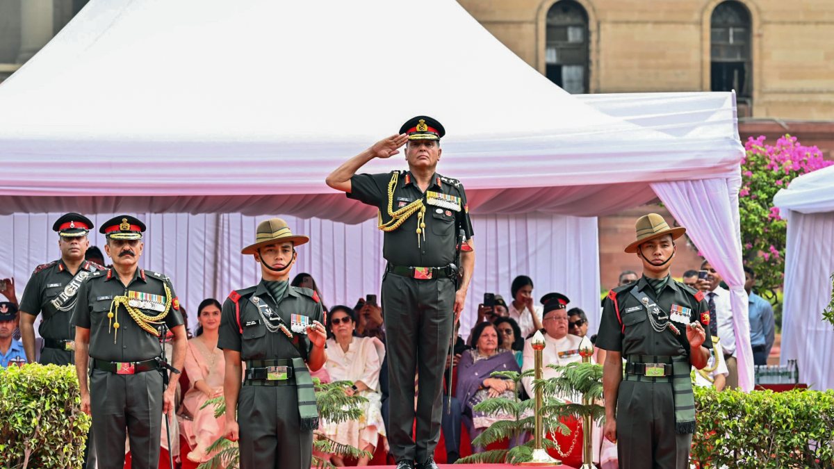 New army chief General Dhiraj Seth inspects guard of honour
