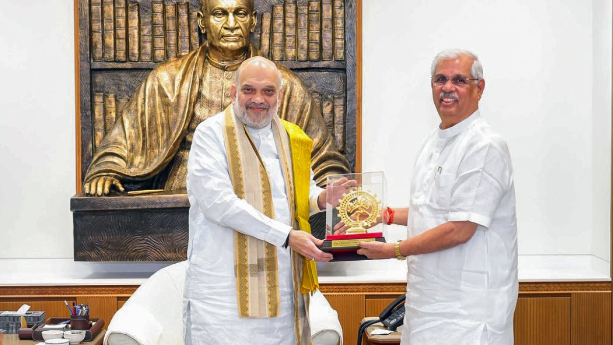 Tamil Nadu governor meets Amit Shah in Delhi