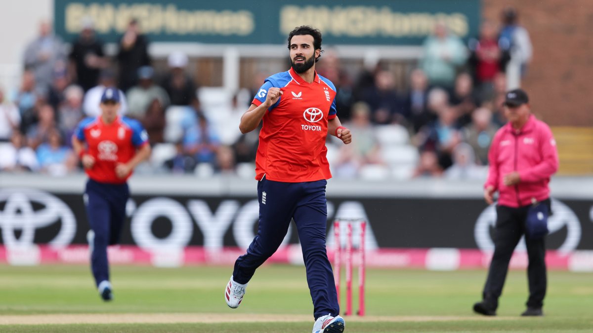 Saqib Mahmood celebrates Sanju Samson's wicket in 1st T20I