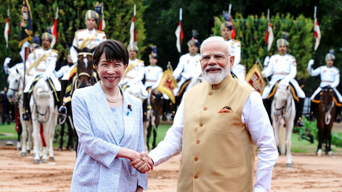 Prime Minister Narendra Modi welcomes the Japanese Prime Minister Sanae…