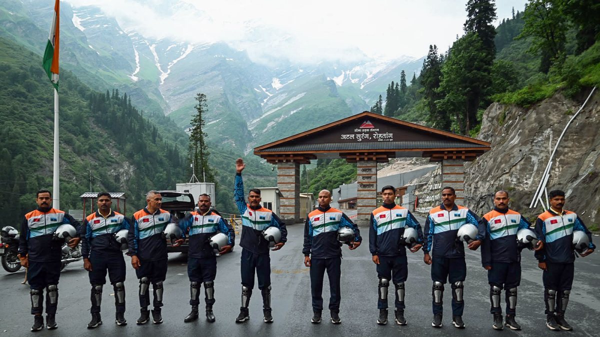 Corps of Signals dare devils attempt world record at Atal Tunnel