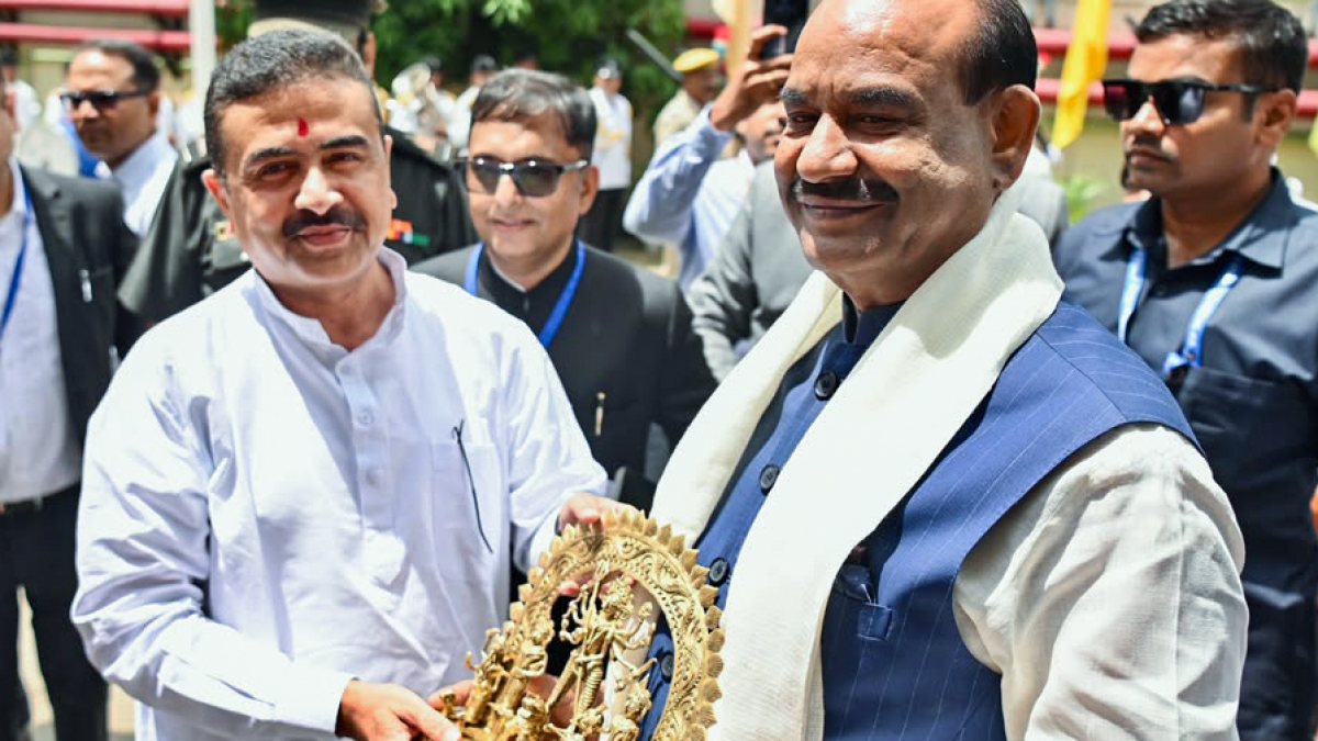 Lok Sabha speaker Om Birla receives a warm welcome from West Bengal Chief…