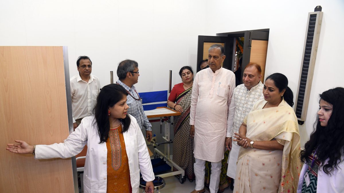 Delhi CM Rekha Gupta inaugurates new physiotherapy ward at Lajpat Nagar hospital