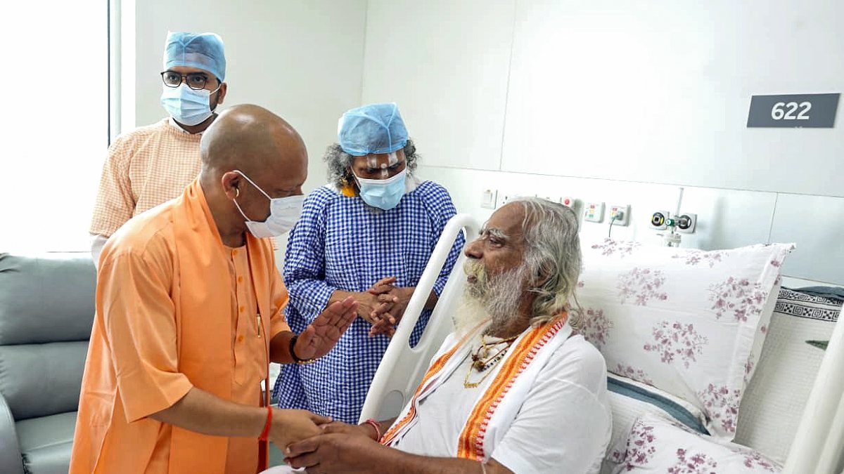 Uttar Pradesh Chief Minister Yogi Adityanath visits Mahant of Shri Maniramdas…