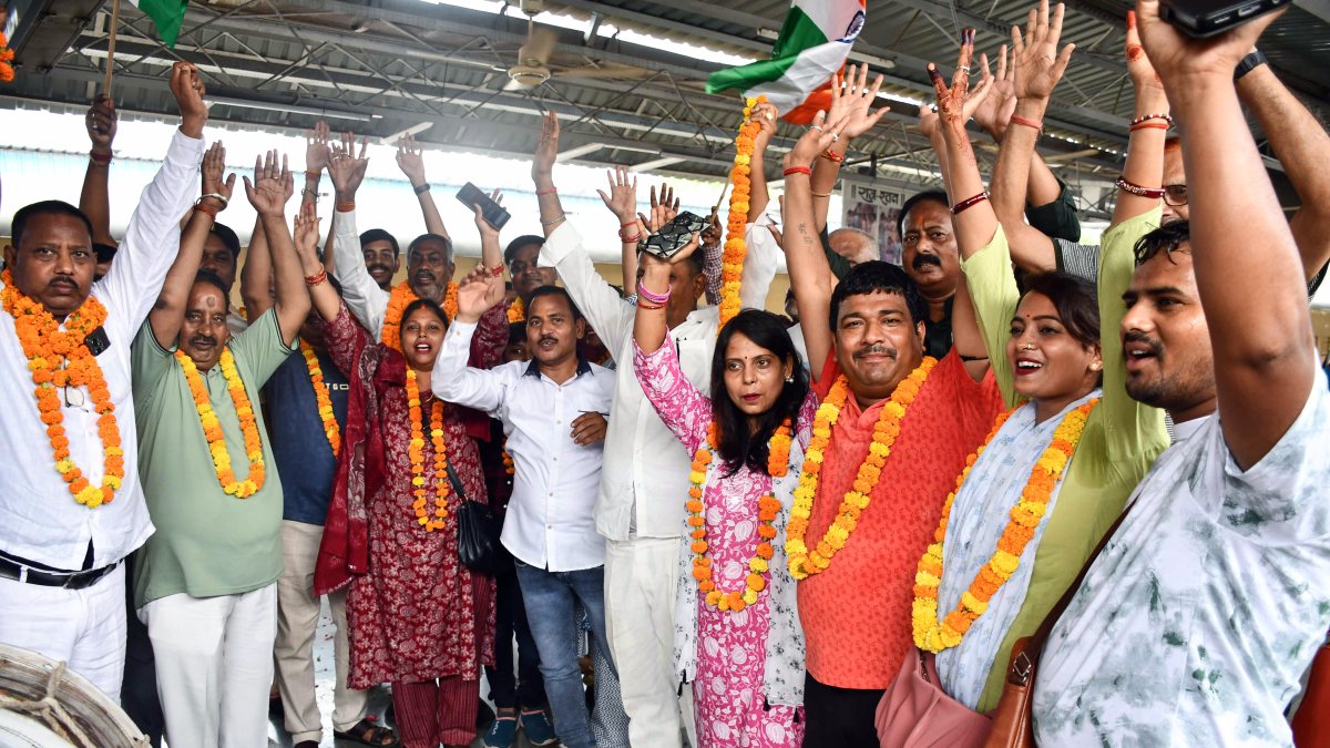 Pilgrims chant slogans at Prayagraj station for Amarnath Yatra