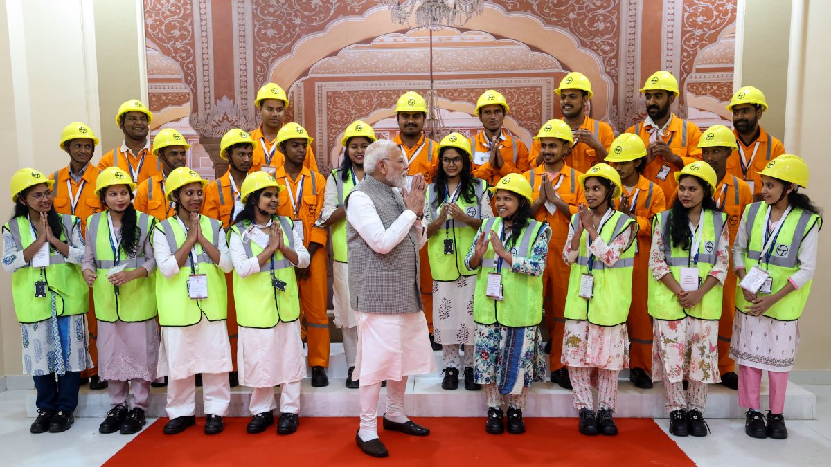 Modi visits HPCL Refinery in Balotra