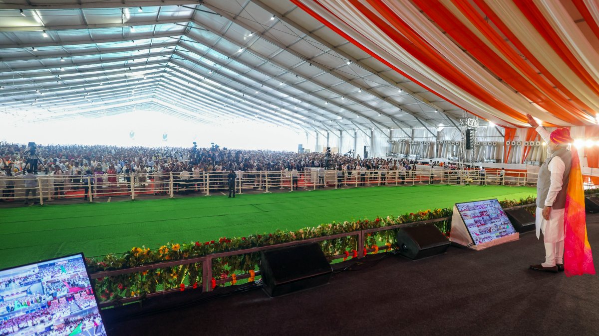 PM Modi inaugurates development projects worth Rs 1.06 lakh crore in Balotra