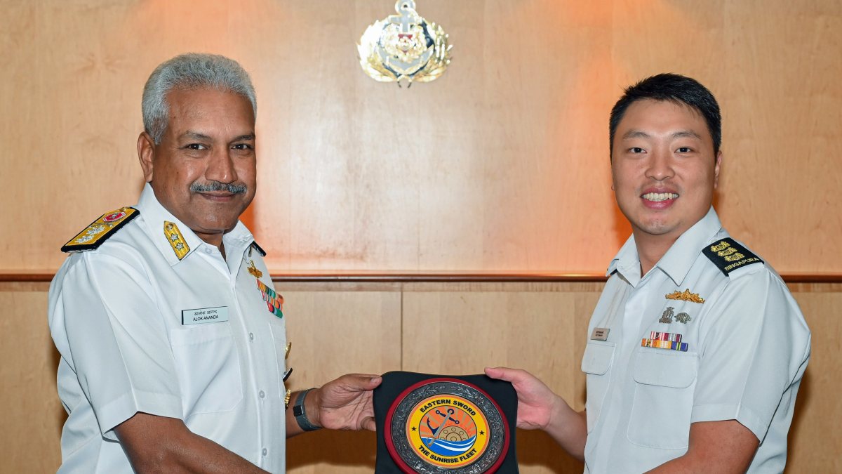 Indian Navy, Singapore Navy fleet commanders pose for photo