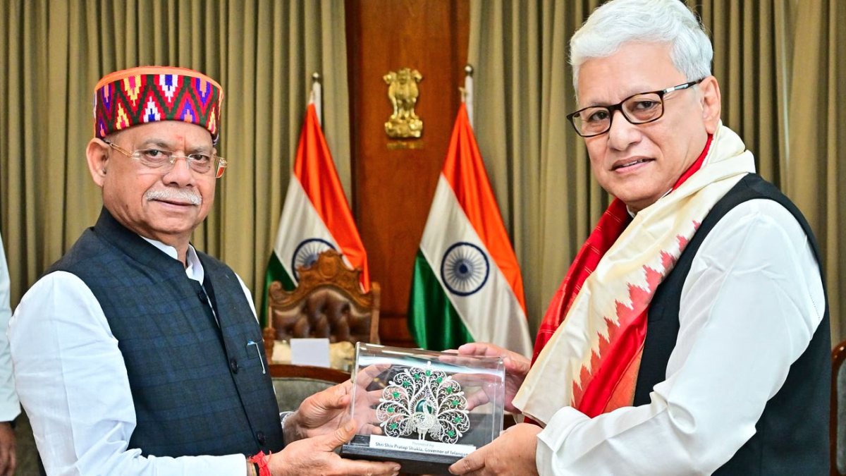 Telangana governor meets Maharashtra governor in Mumbai