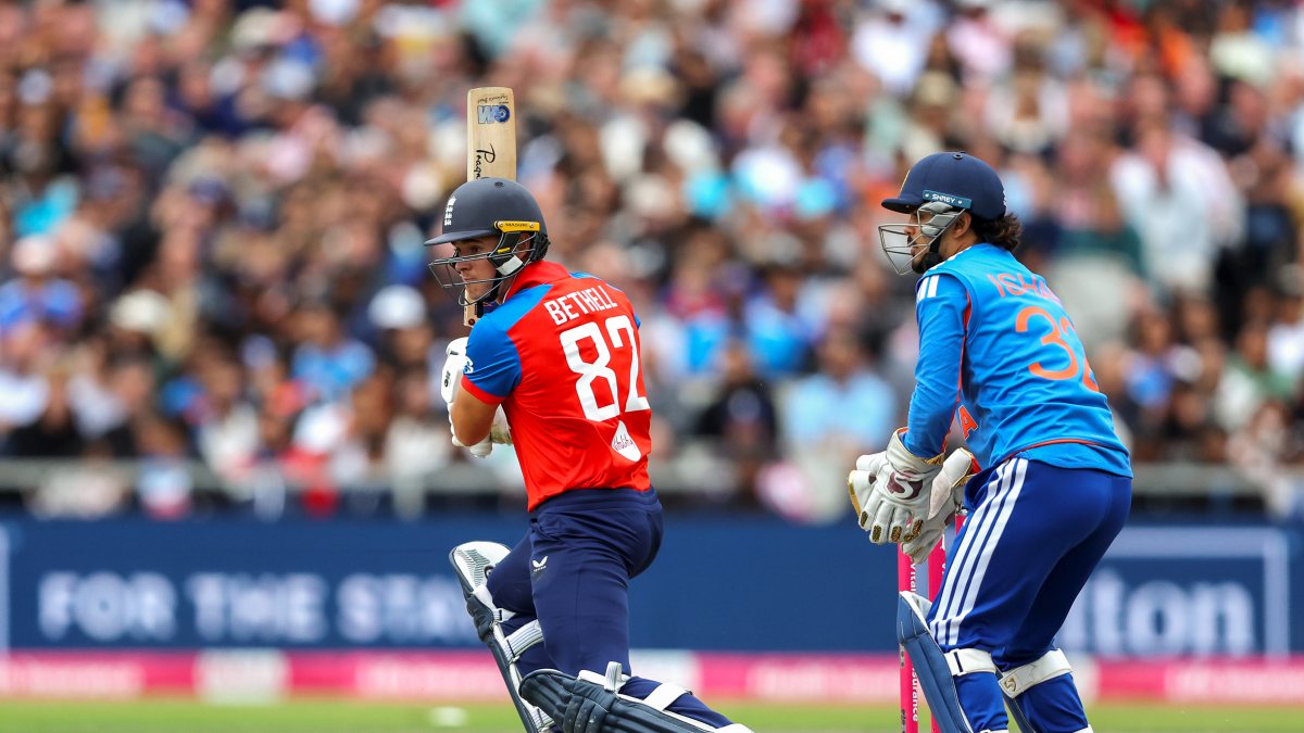 England's Jacob Bethell plays a shot in 2nd T20I against India