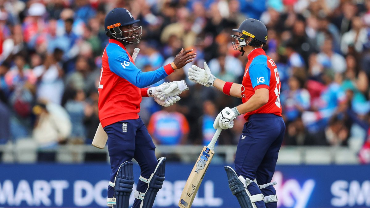 England beat India in second T20I at Old Trafford