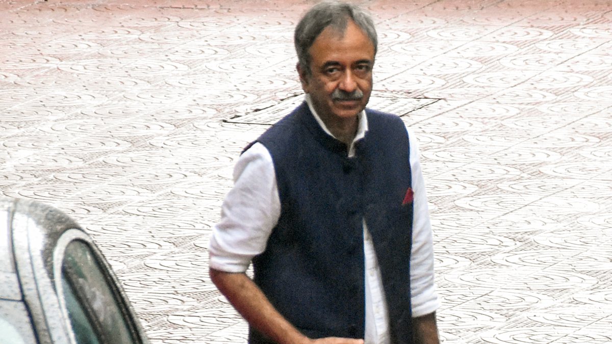 Rajkumar Hirani arrives at Aamir Khan and Gauri Spratt's wedding