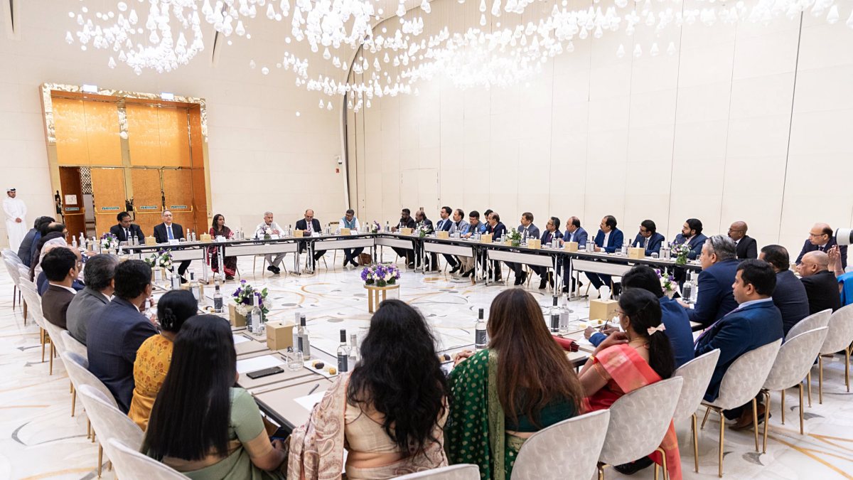 Jaishankar meets Indian community in Doha