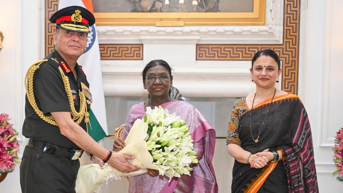 Army chief General Dhiraj Seth meets President Murmu
