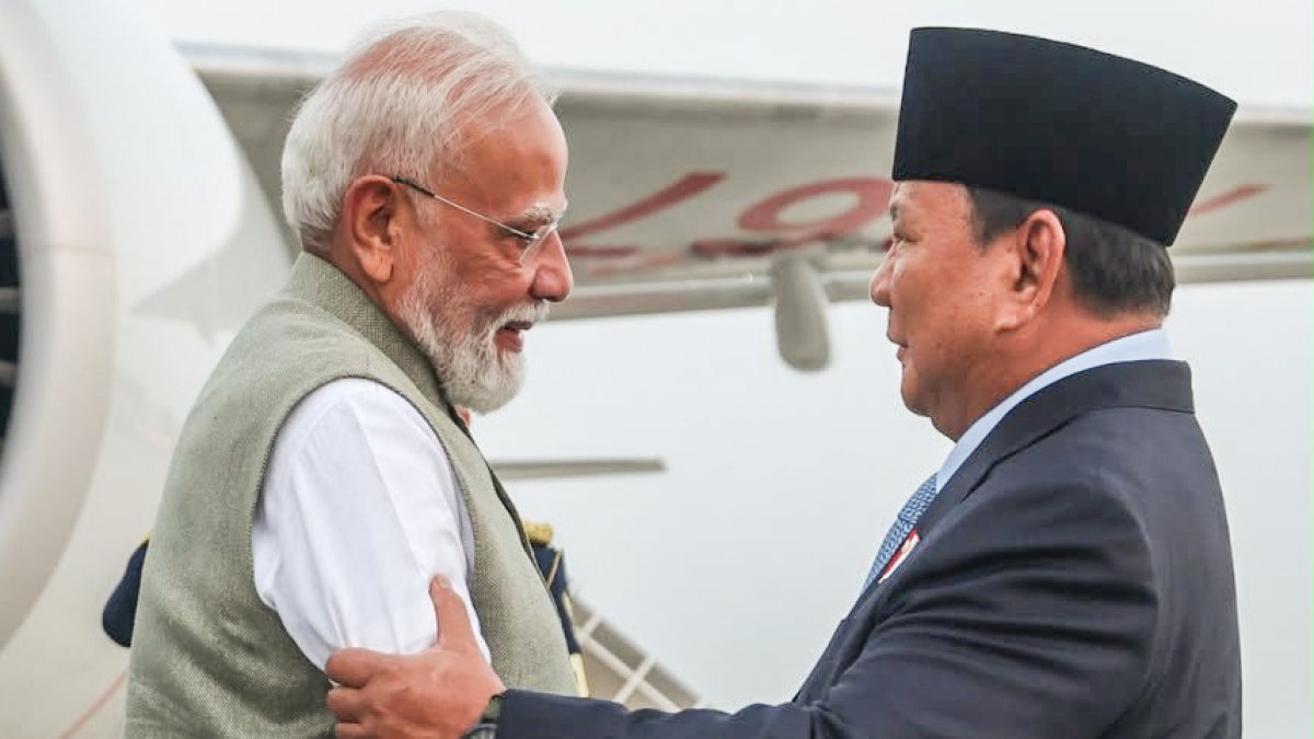 Modi receives ceremonial welcome in Jakarta from President Prabowo