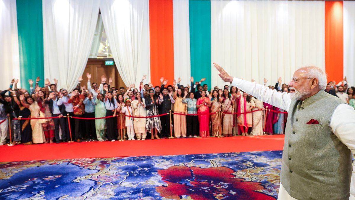 Indian diaspora greets PM Modi in Jakarta