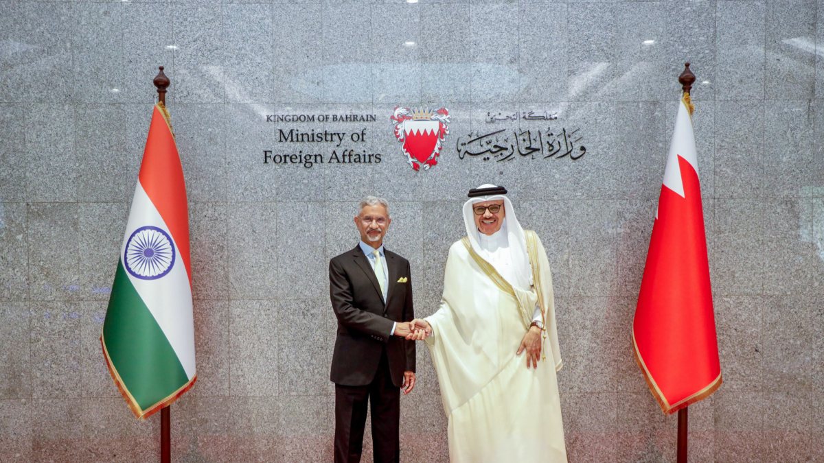 Jaishankar meets Bahrain foreign minister in Manama