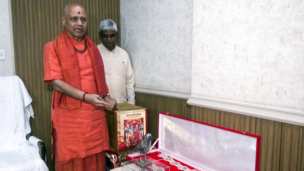 Swami Govind Dev Giri shows Ram temple ornaments in Ayodhya