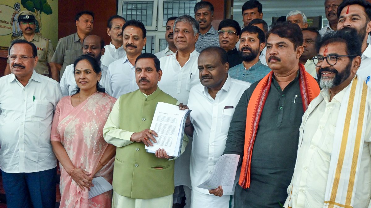 Union ministers submit memorandum on SIR process in Bengaluru