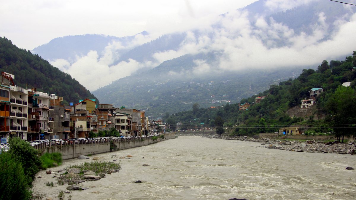 Beas River swells as monsoon rains lash Kullu