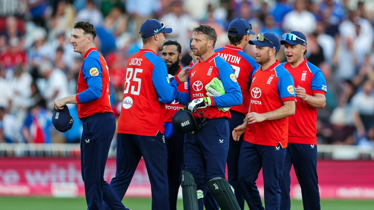 England players celebrate T20I win over India at Trent Bridge