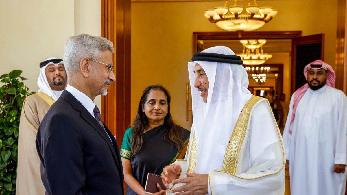 Jaishankar meets Bahrain deputy PM in Manama