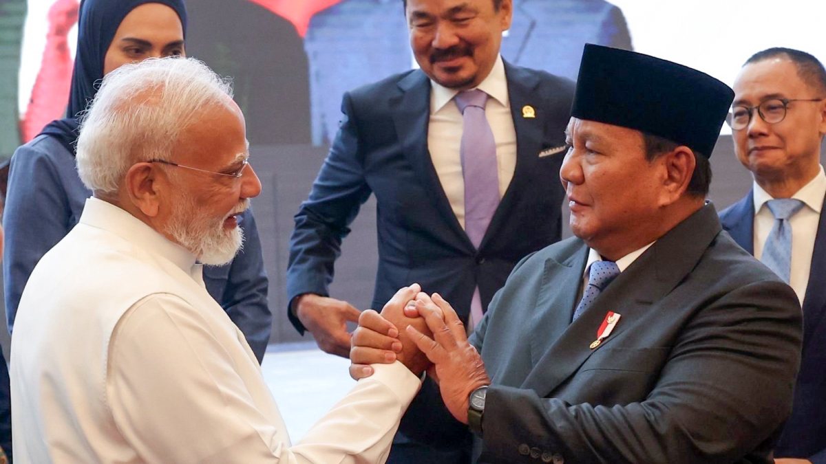 Modi welcomed by Indonesian President Prabowo Subianto in Jakarta