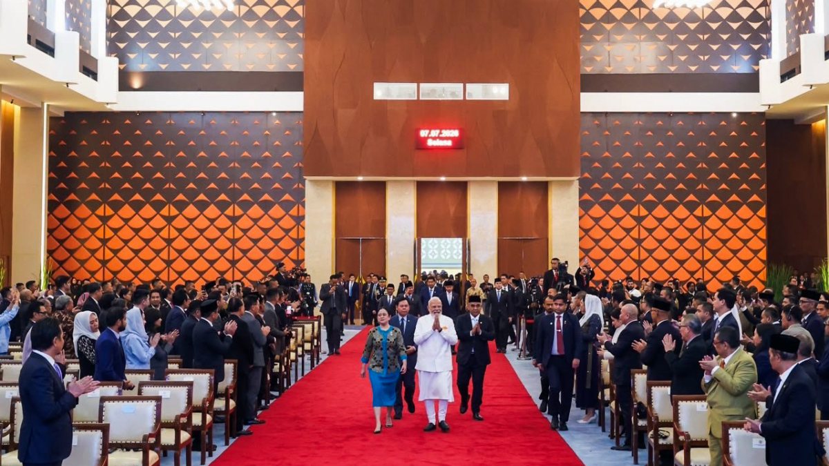 PM Modi welcomed at Indonesian Parliament in Jakarta
