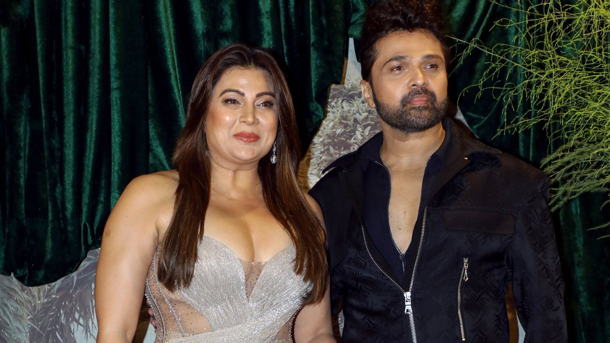 Himesh Reshammiya and wife Sonia Kapur at Anshula Kapoor's wedding reception