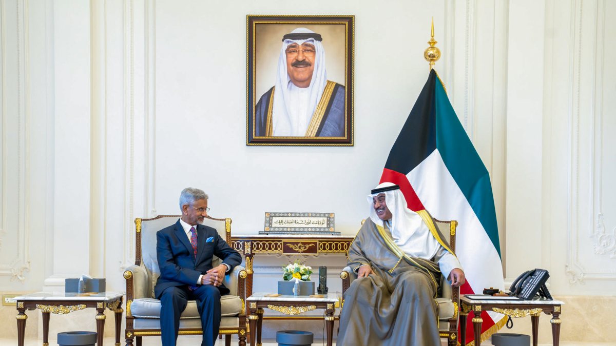 Jaishankar meets Kuwait Crown Prince in Kuwait