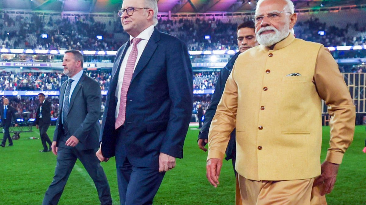 Modi and Albanese arrive at Indian community event in Melbourne