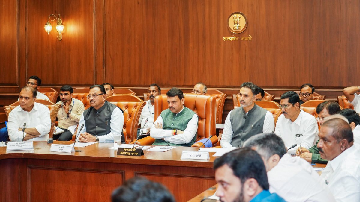Maharashtra CM Fadnavis chairs meeting in Mumbai