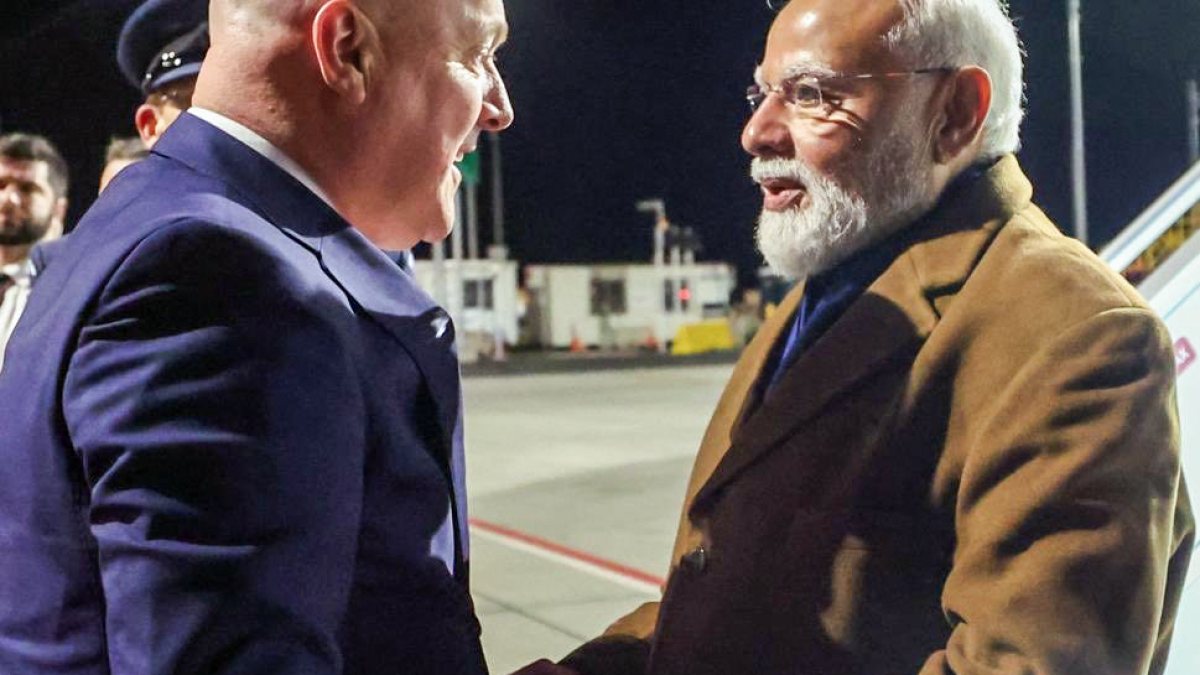 Modi receives warm welcome from New Zealand PM Luxon in Auckland