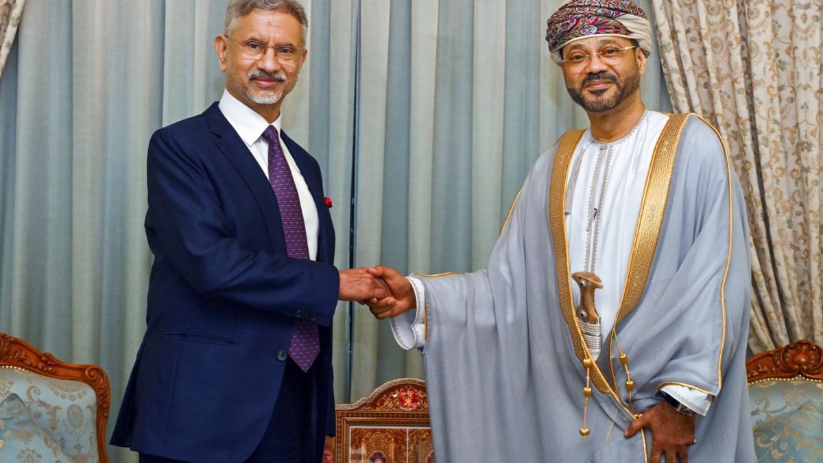 Jaishankar meets Oman foreign minister in Muscat