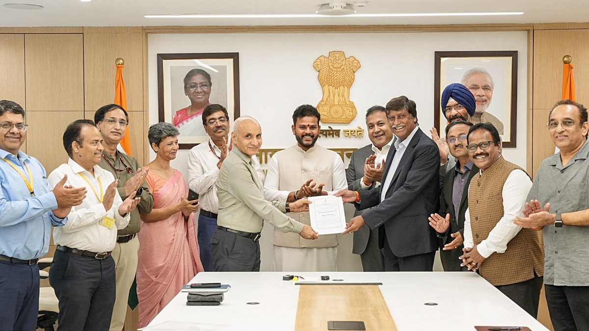 Union Aviation Minister Ram Mohan Naidu hands over Aerodrome License to…