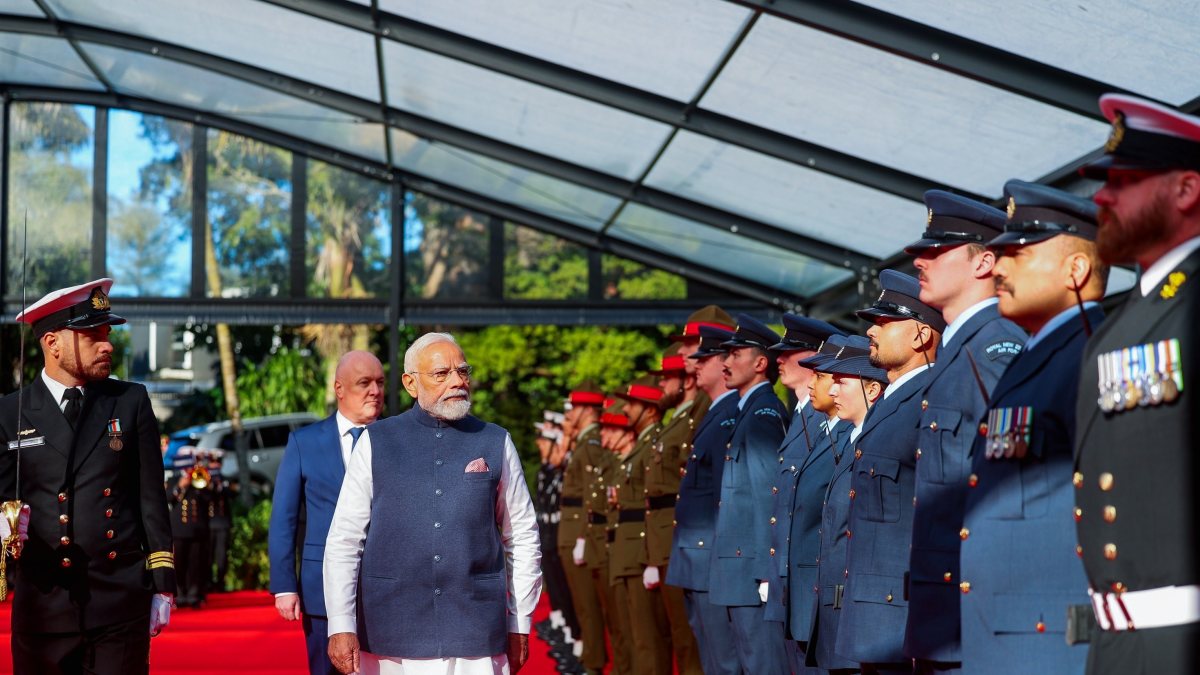 Modi receives Guard of Honour in Auckland