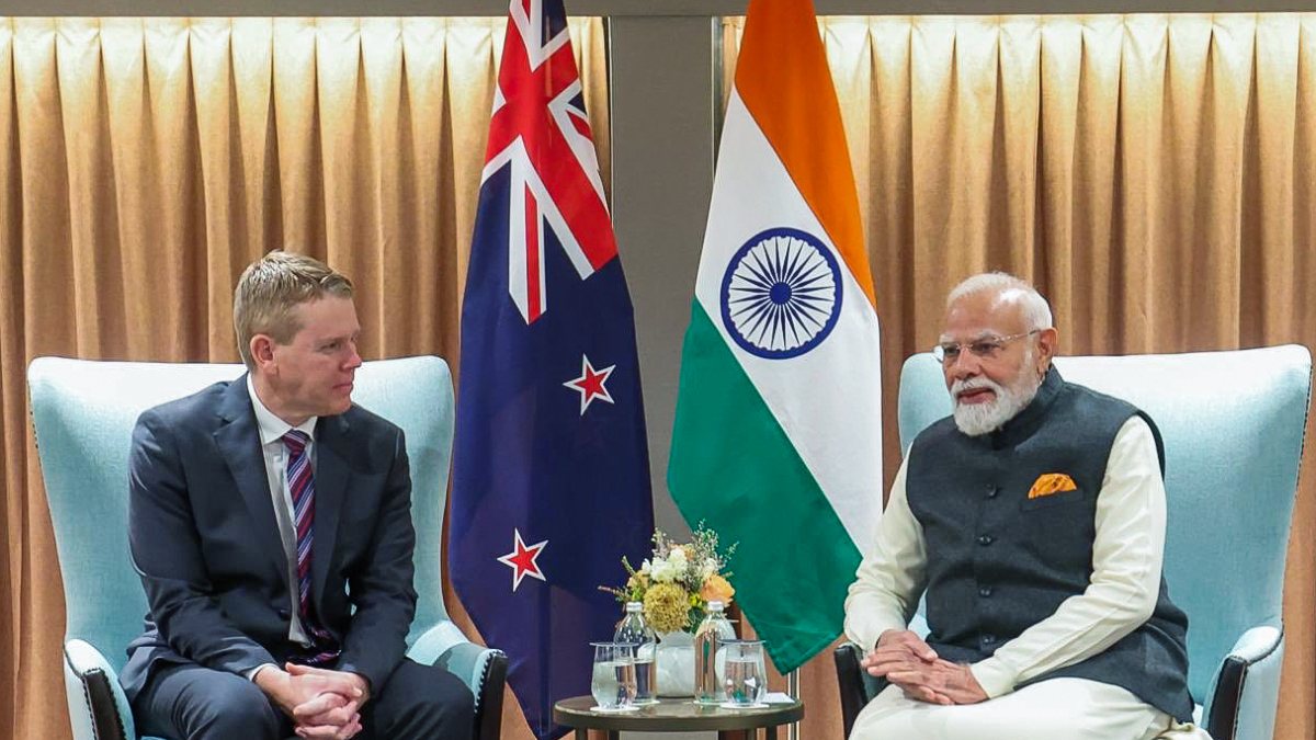 PM Modi meets New Zealand Opposition Leader Chris Hipkins in Auckland