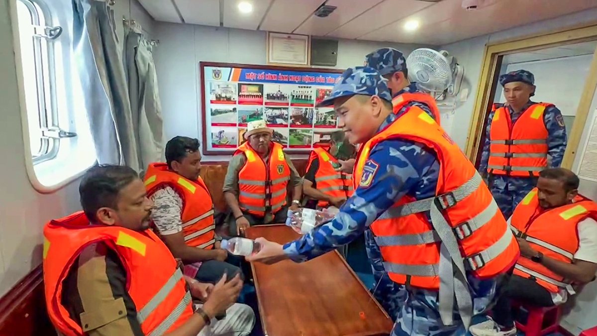 Vietnam coast guard rescues Indian tourists after boat capsizes