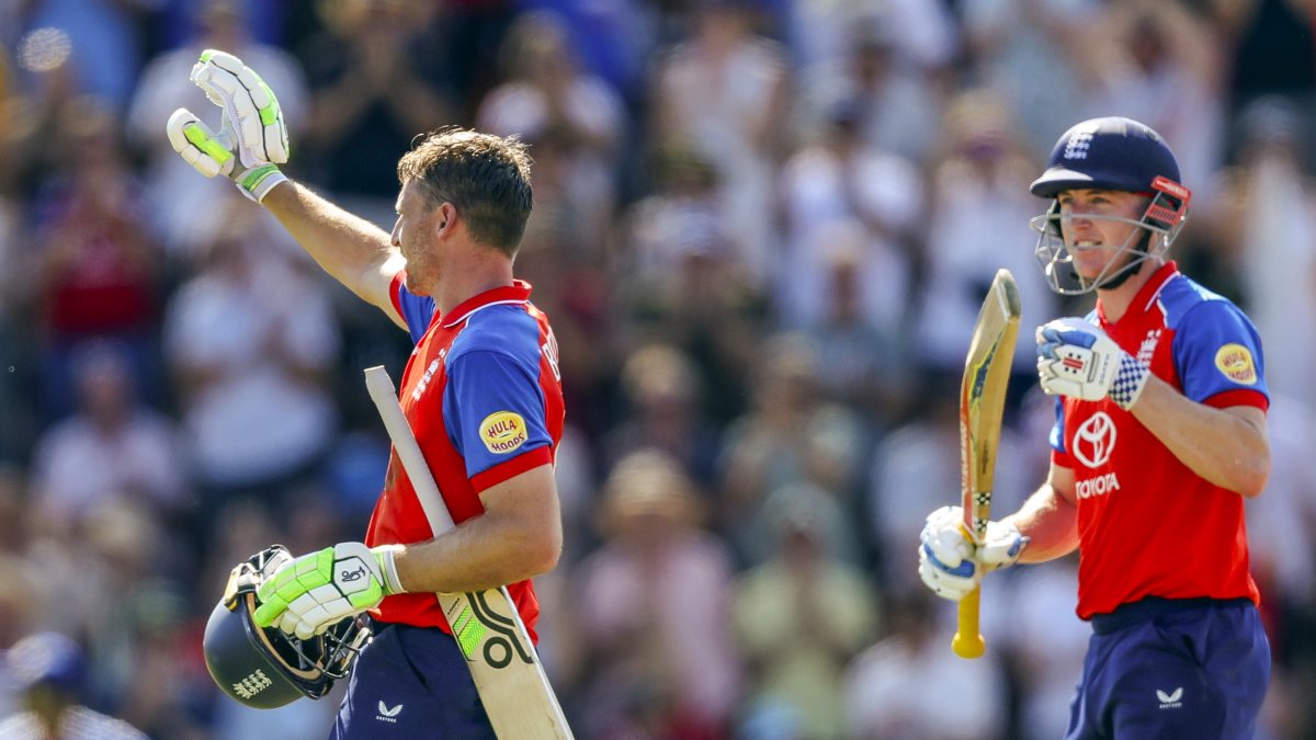 Jos Buttler celebrates century in 5th T20I against India