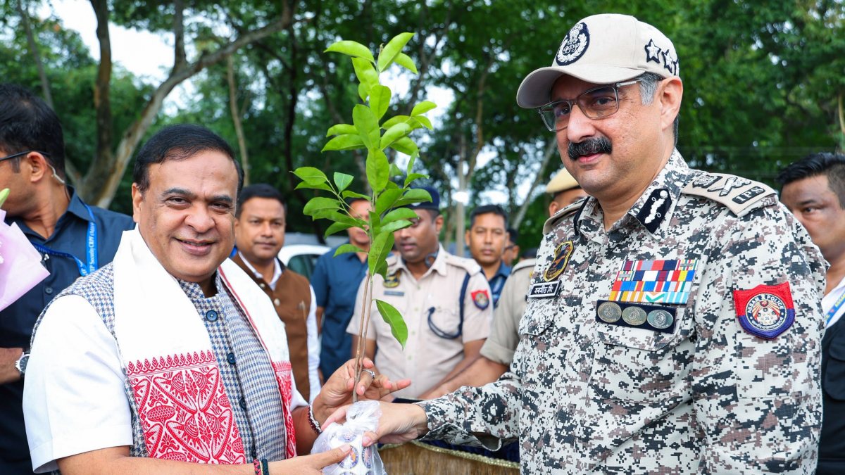 Assam CM Himanta Biswa Sarma felicitated with sapling at drugs disposal programme