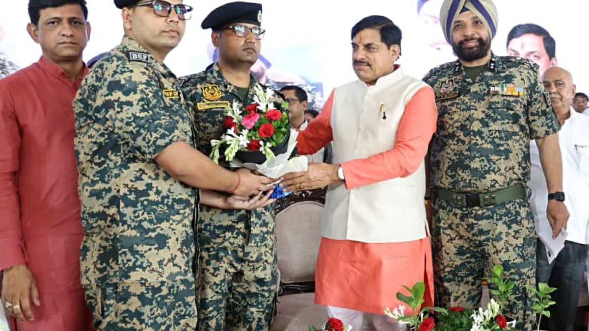 Madhya Pradesh CM Yadav felicitated at Naxal-Free campaign event