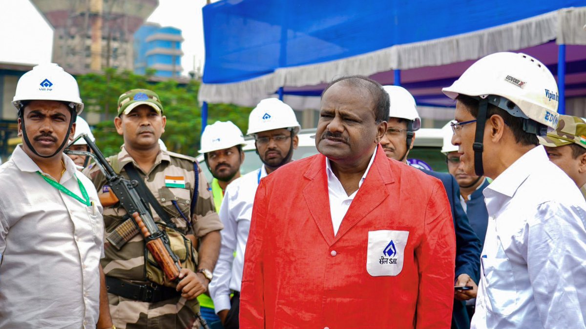 HD Kumaraswamy inspects IISCO Steel Plant in Burnpur