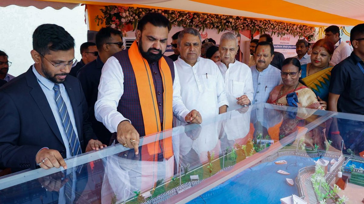 Bihar CM Samrat Choudhary reviews Sikandarpur Lake Front model