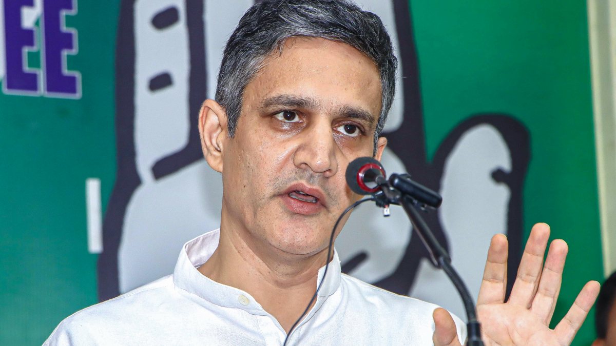 Amitabh Dubey addresses media at Congress Bhavan in Imphal