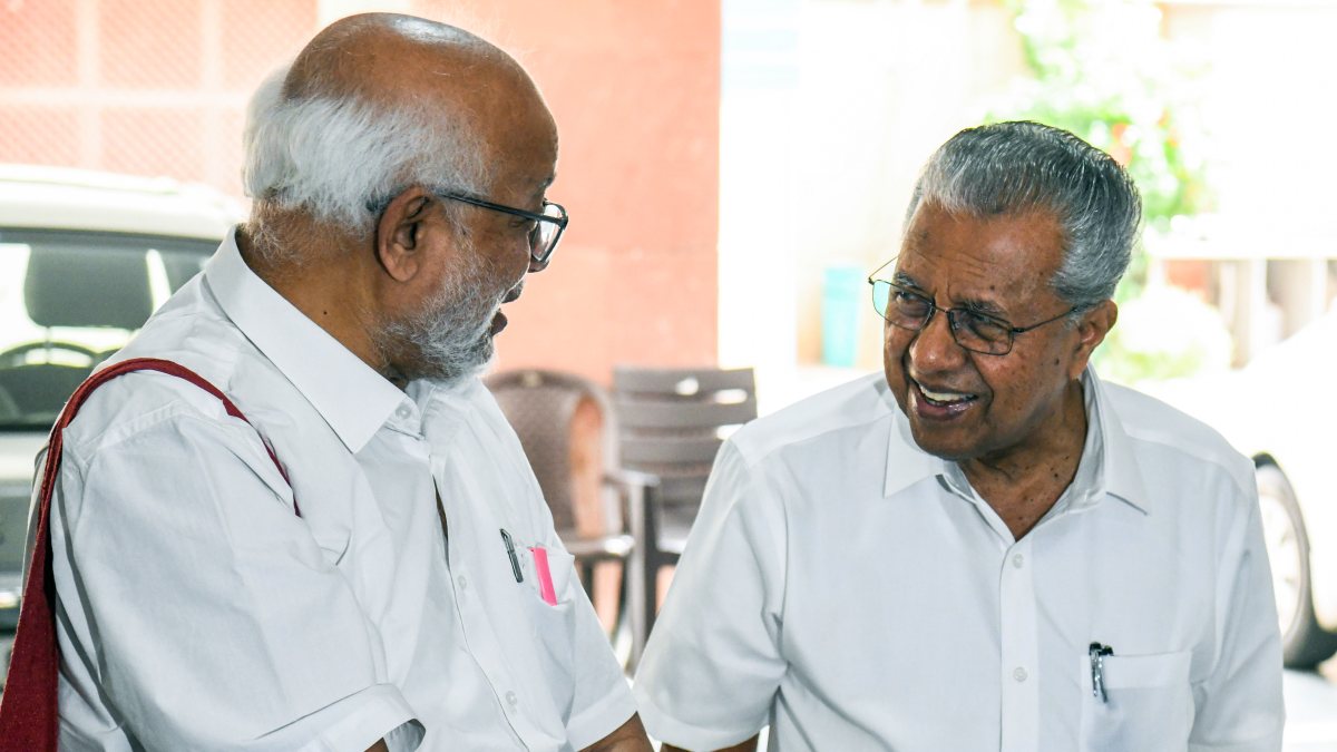 Pinarayi Vijayan meets CPI(M) general secretary before central committee meeting