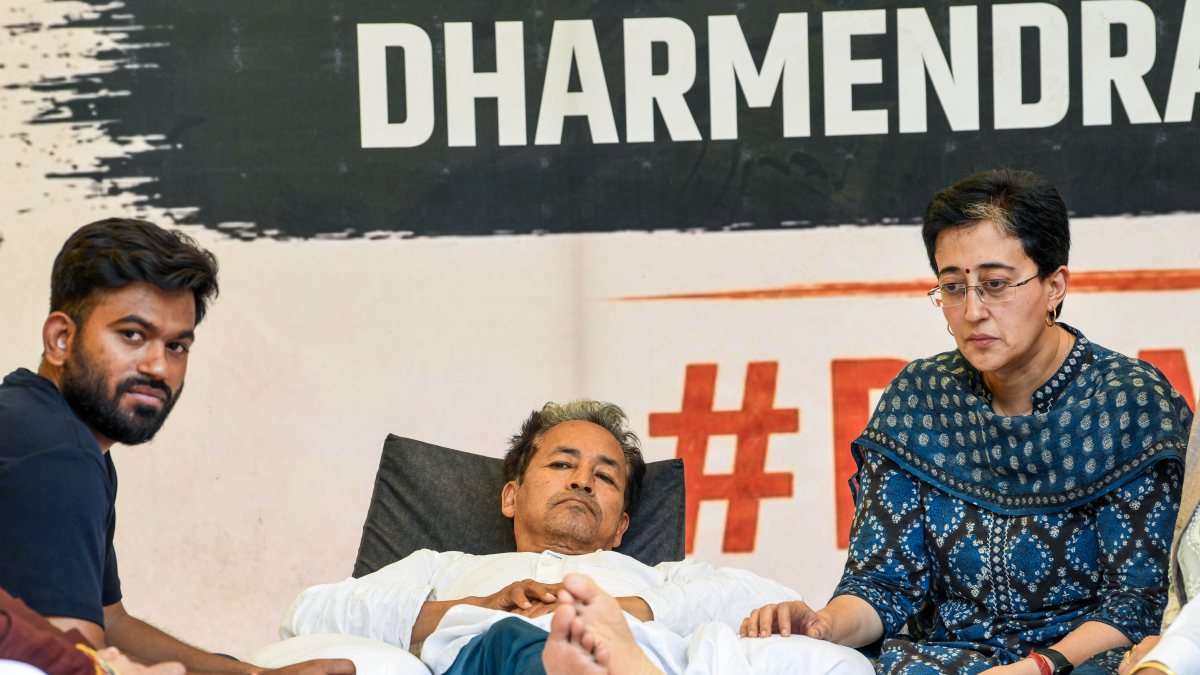 Aam Aadmi Party leader Atishi meets Sonam Wangchuk on hunger strike
