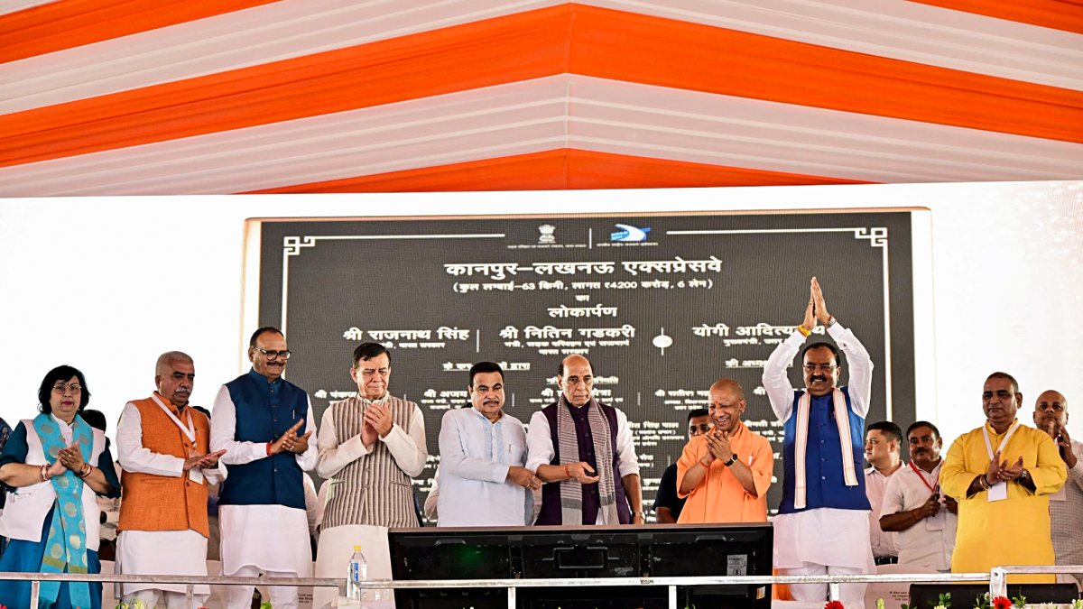 Rajnath Singh inaugurates Kanpur-Lucknow Expressway in Unnao